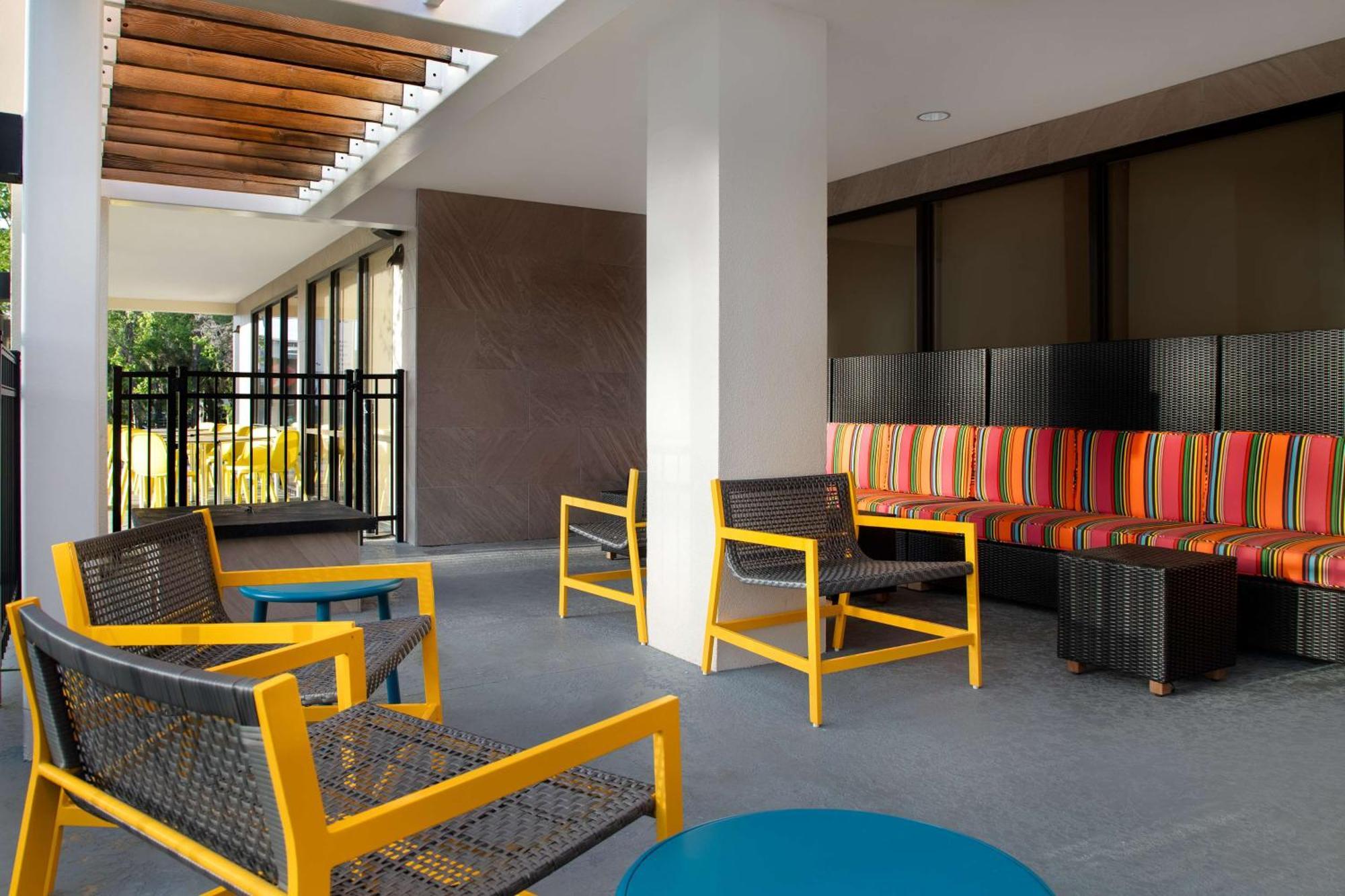Home2 Suites By Hilton Gainesville Exterior photo
